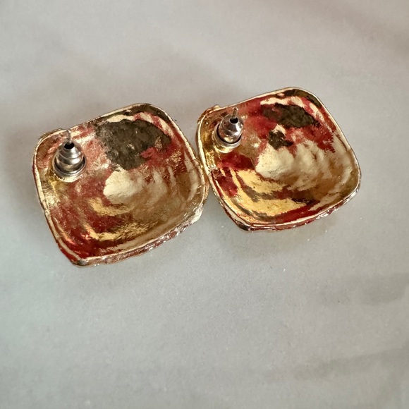 Vintage Elegant Gold Tone and Purple Stud Earrings - Picture 6 of 7